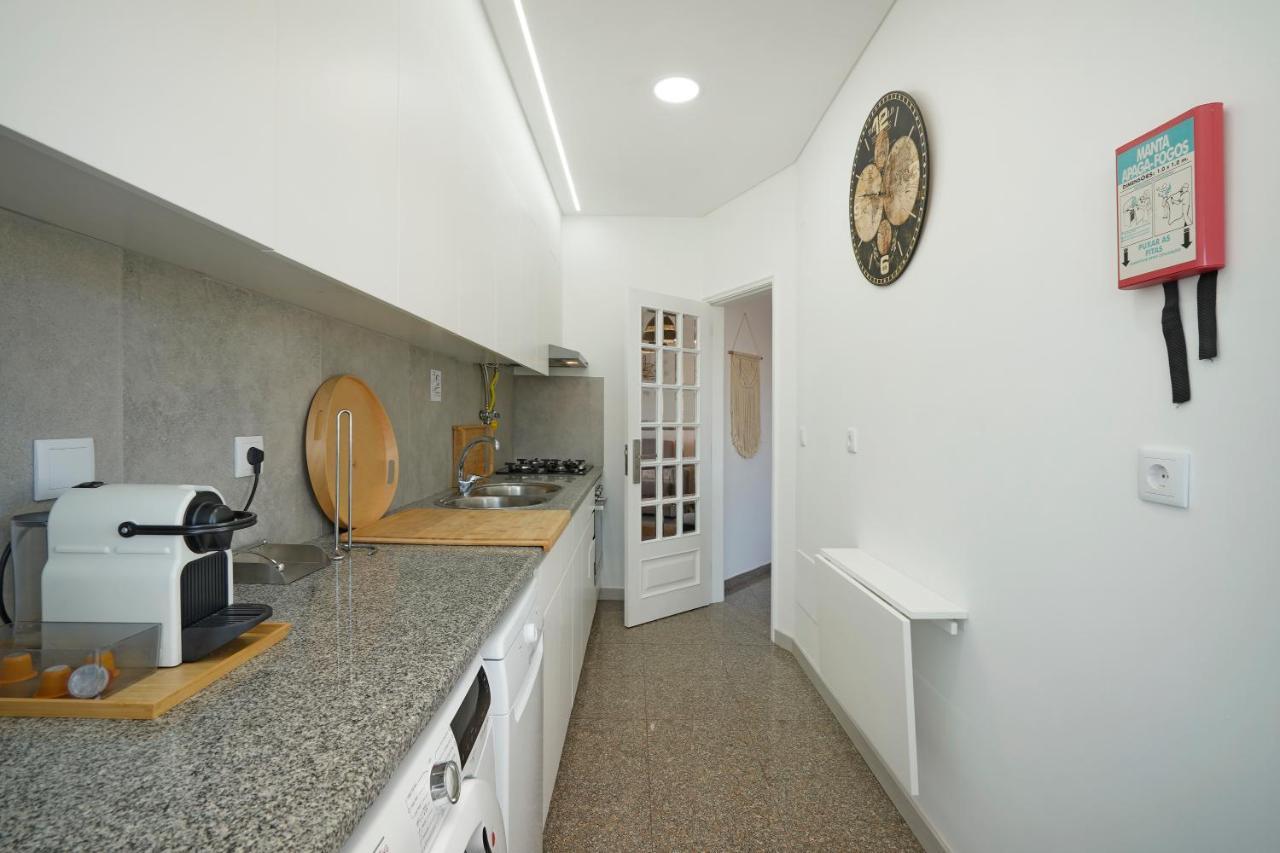 Costa Beach Apartment By The Portuguese Butler Costa de Caparica Zewnętrze zdjęcie